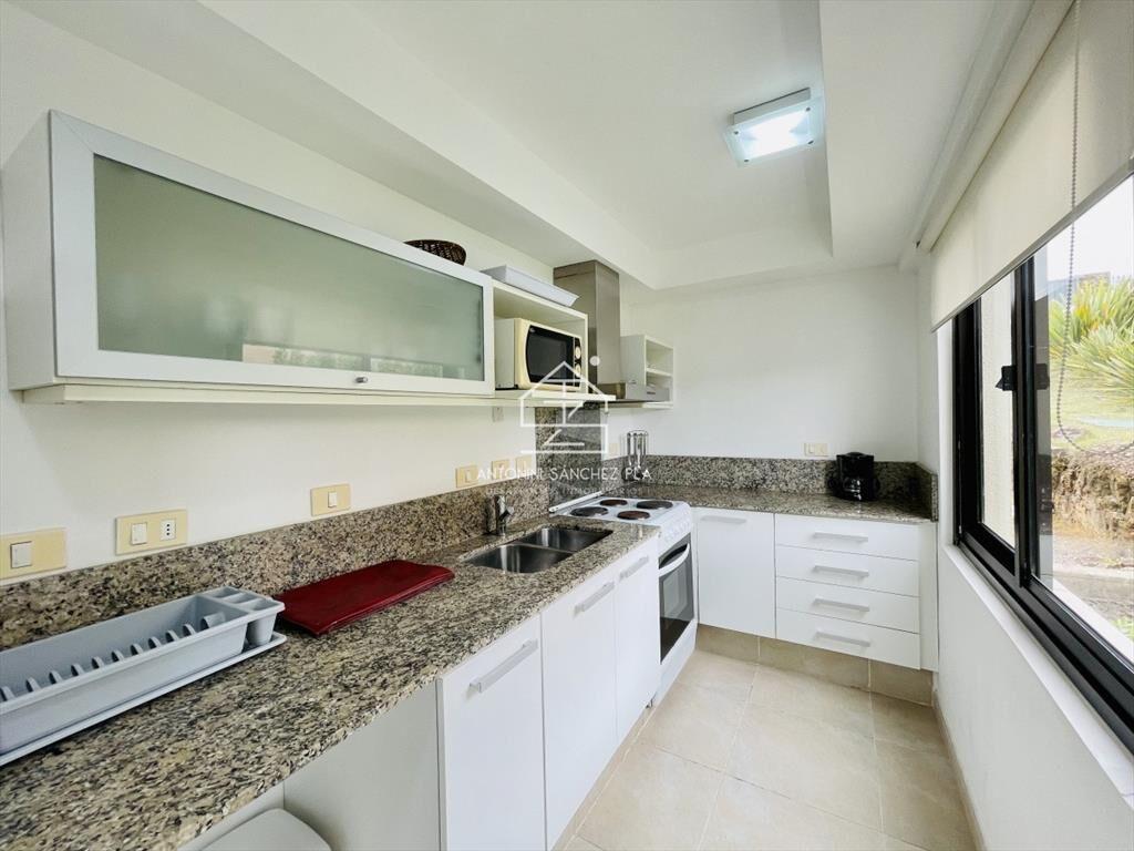 Venta de apartamento de dos dormitorios con en de