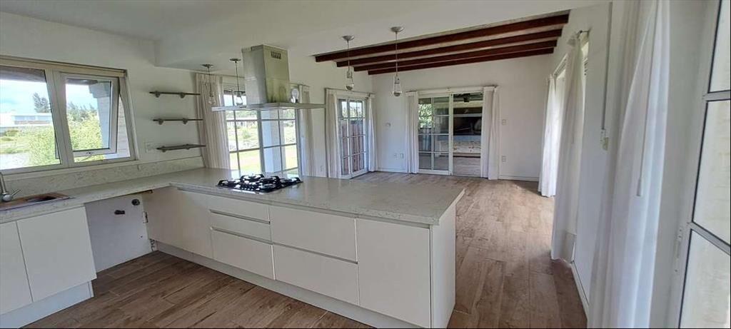 Venta Gran Residencia Colinas de Carrasco Vista al Lago 3 d