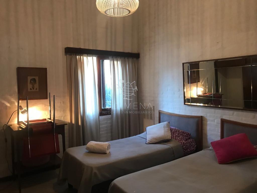 Casa en Peninsula - a metros de la playa de los