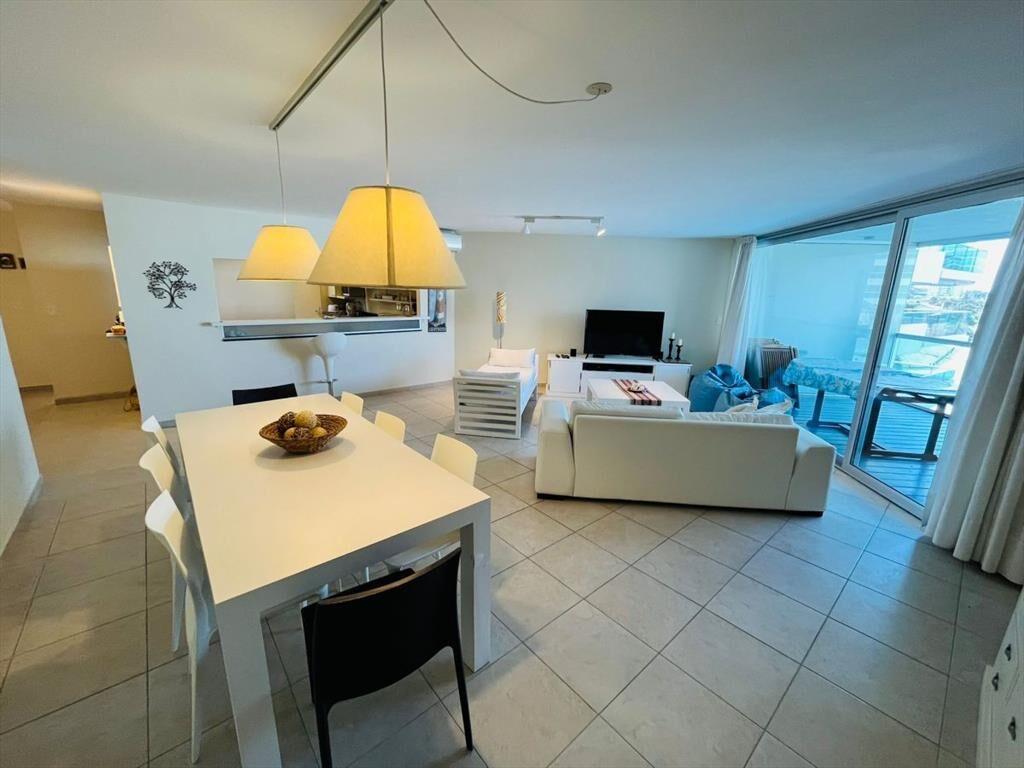 VENTA DE APARTAMENTO DE 3 DORMITORIOS EN TORRE O