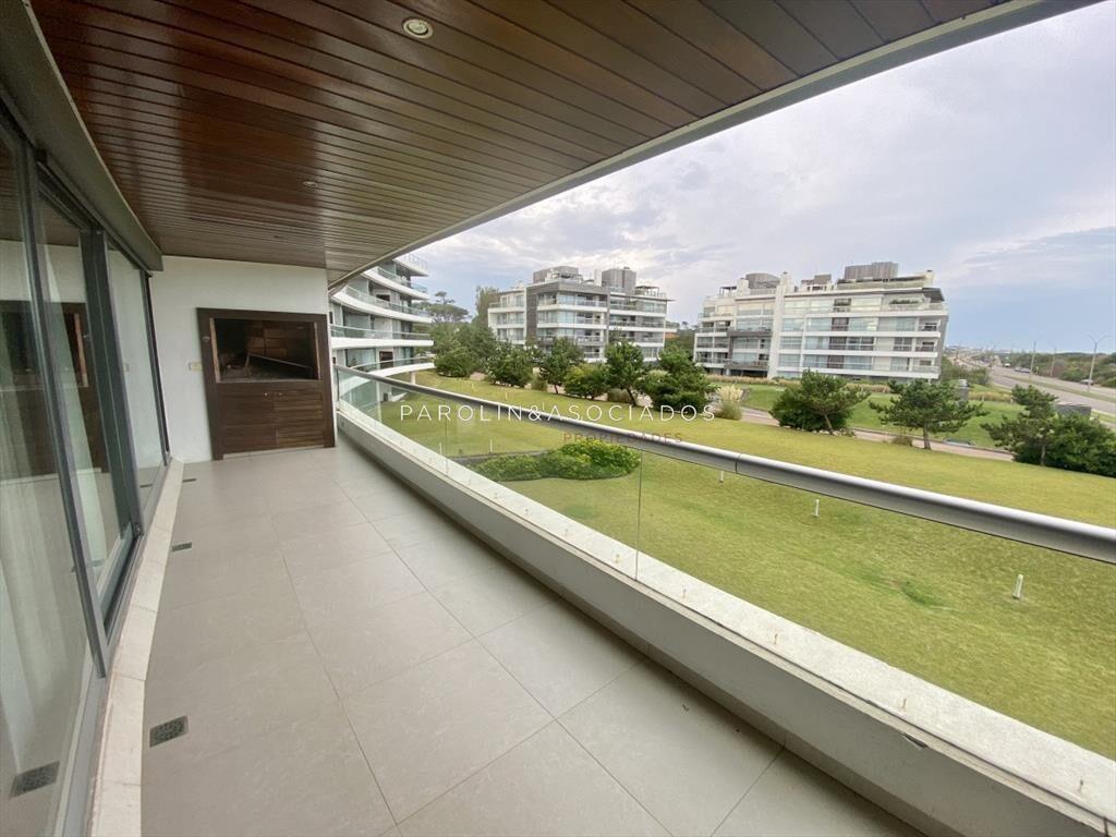 Apartamento en venta de 3 dormitorios en Playa