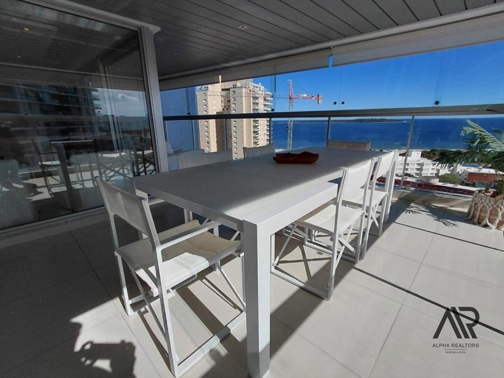 Apartamento en venta c/ cochera en Playa Mansa