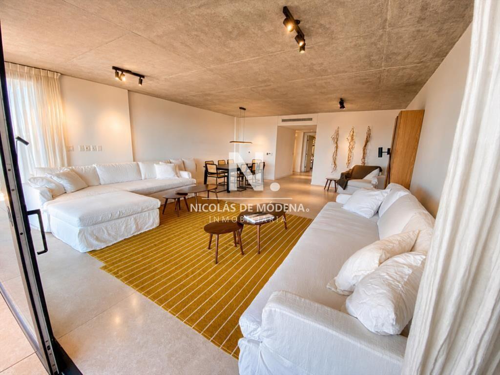 Departamneto de 4 dormitorios en venta frente al