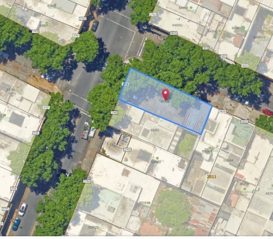 TERRENO CON ALTURA EN ESQUINA CON GALPÓN | ZONA DE VIVIENDA