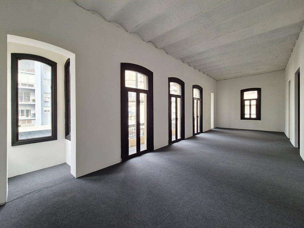 ALQUILER - OFICINAS - CENTRO - EDIFICIO de TRES PISOS -