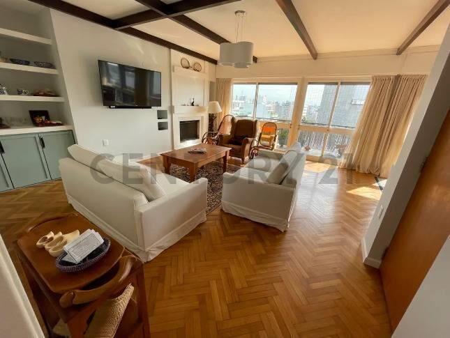 Venta Apartamento Punta Carretas/ 4 Dormitorios/ 4 Baños/...