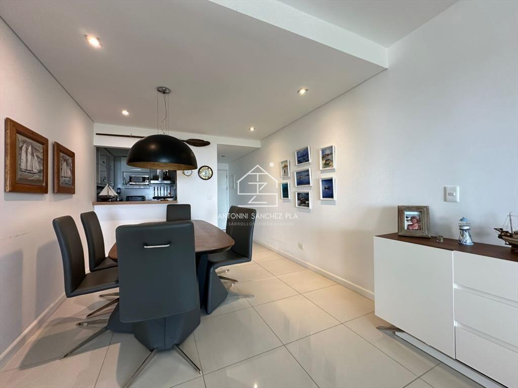 Vende departamento en Azure tower, playa mansa de 2 dormito