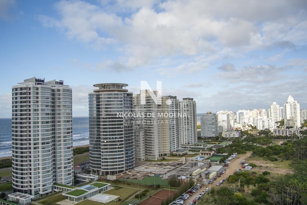 Departamento de 3 dormitorios en piso alto, Quartier del Ma