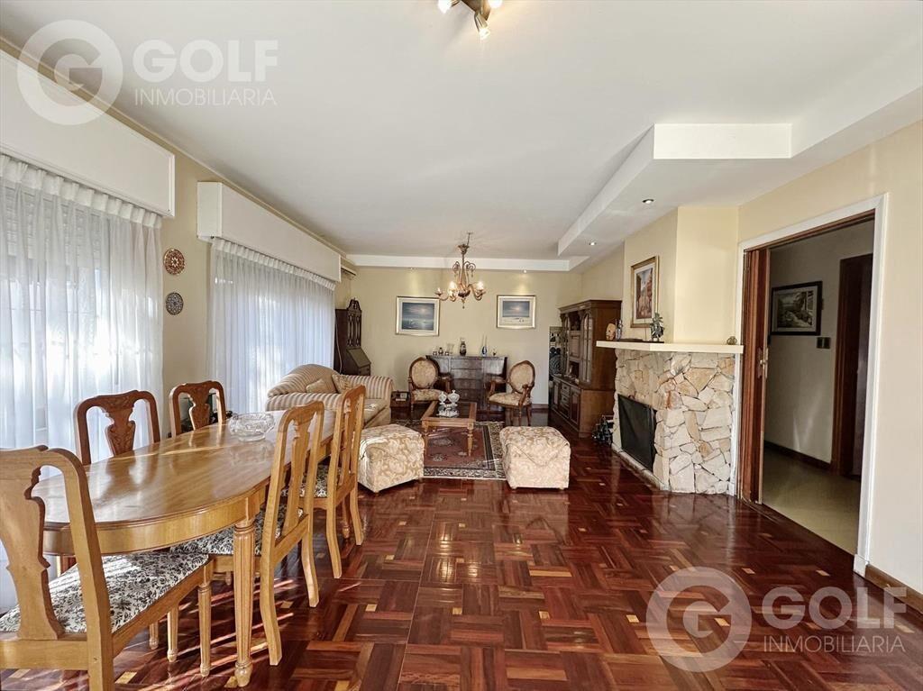Venta de Casa 4 dormitorios en Carrasco Sur