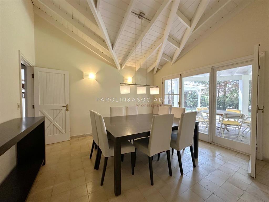 Excelente Casa de 5 Suites en Laguna Blanca