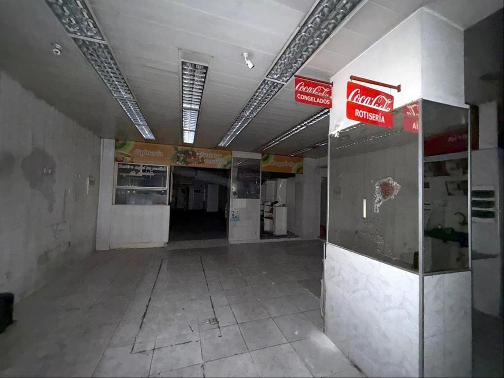 Venta local comercial en Prado sobre Agraciada y Tapes