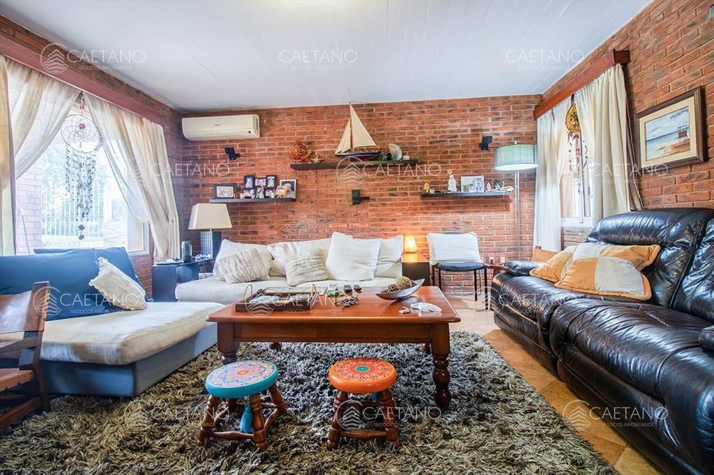 Venta Casa - 4 Dormitorios + Pileta y Parrillero