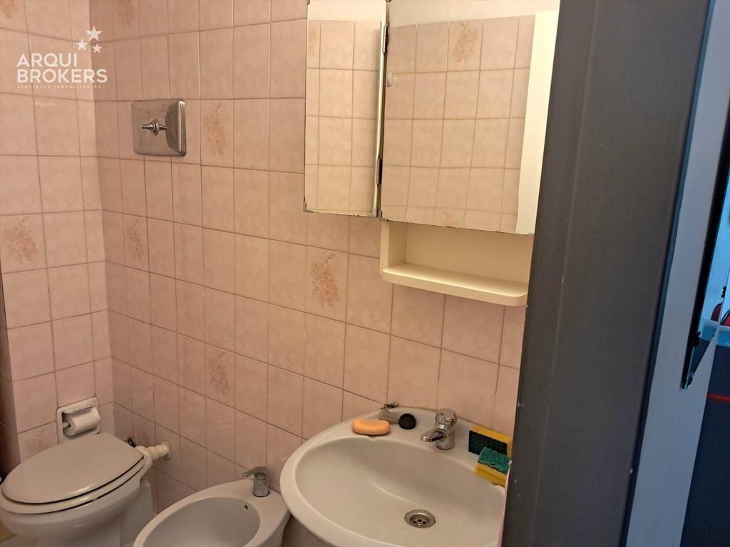 Oficina de tres ambientes en venta en Centro