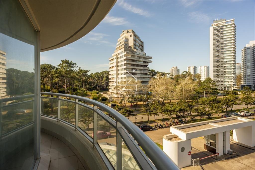Venta Apartamento 3 dormitorios y dependencia en Ocean Driv