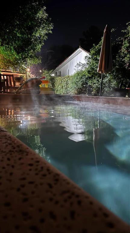 Venta amplia Casa 3 dormitorios con piscina y parrillero a