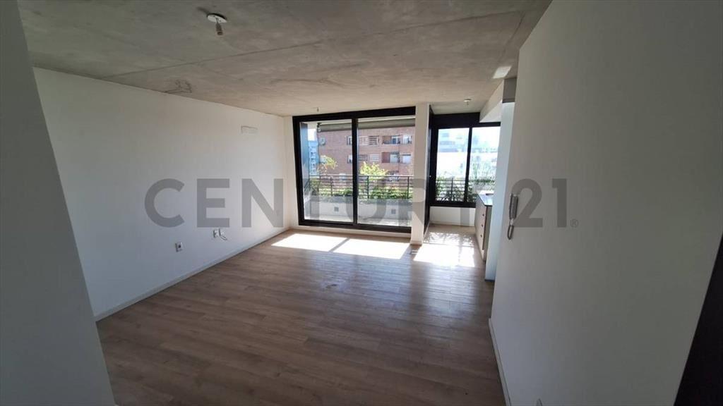 Av. libertador piso alto .Venta apartamento 3 Dorm , 2 Ba...