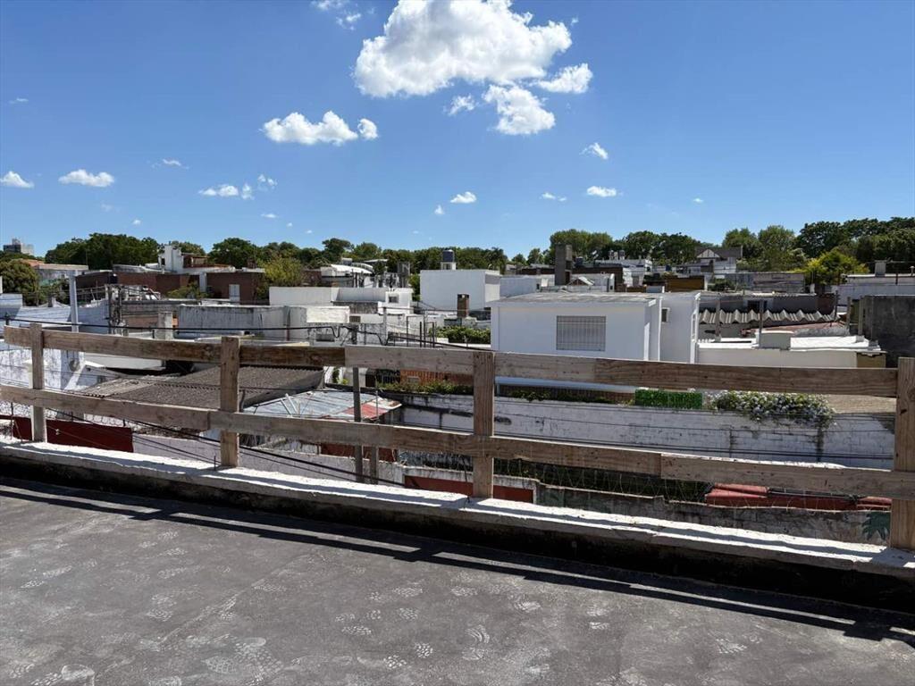 Venta Monoambiente con balcón y terraza set 26