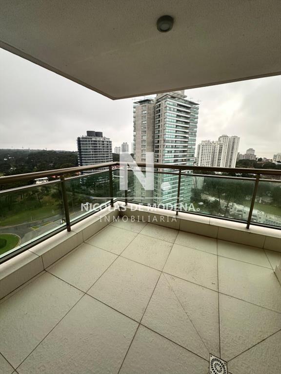 Vende apartamento de 2 dormitorios en Roosevelt,