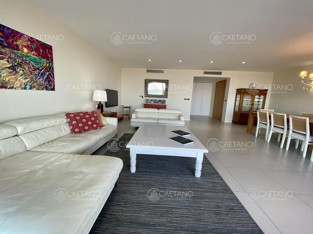 Venta apartamento 4 dormitorios, playa brava del