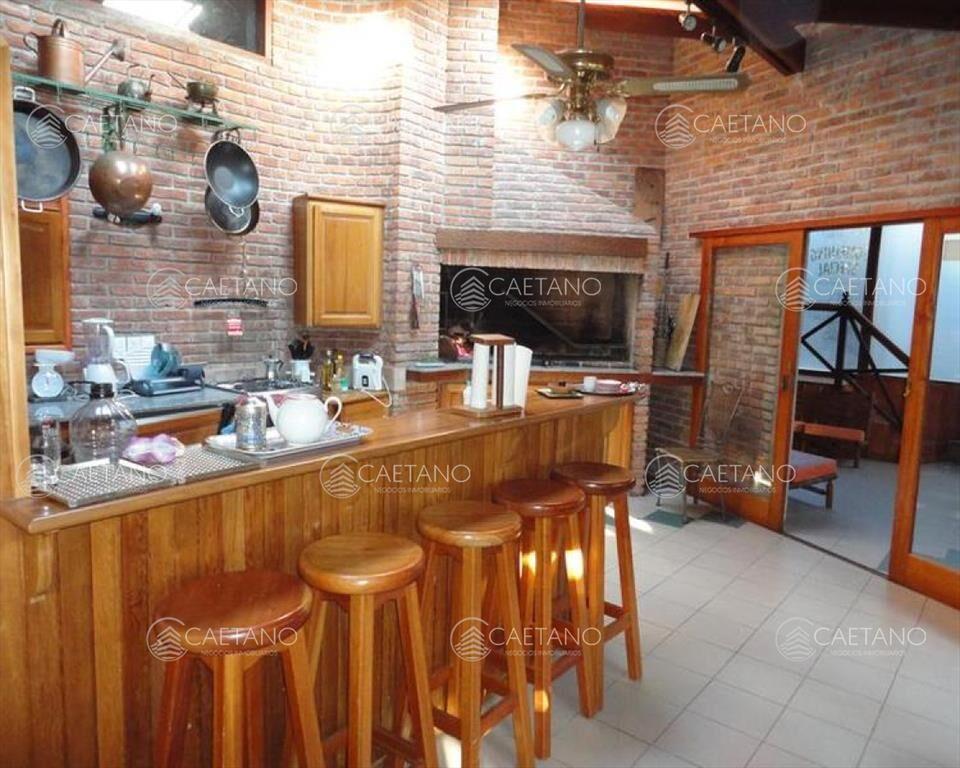 Venta y alquiler temporario de gran casa en a una