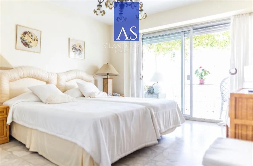 Apartamento de 4 dormitorios primera linea Playa