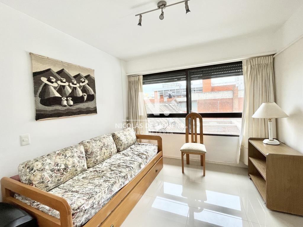 Departamento Reciclado  en Venta de 3 Dormitorios