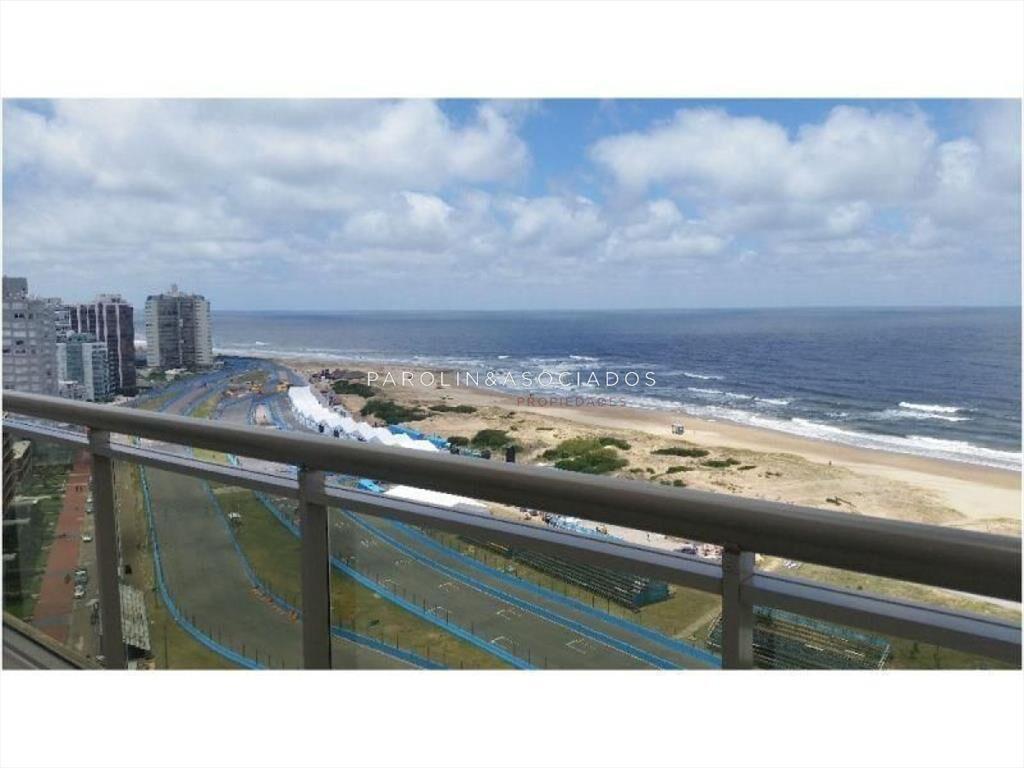 Pent-House en venta de 3 dormitorios en Torre del
