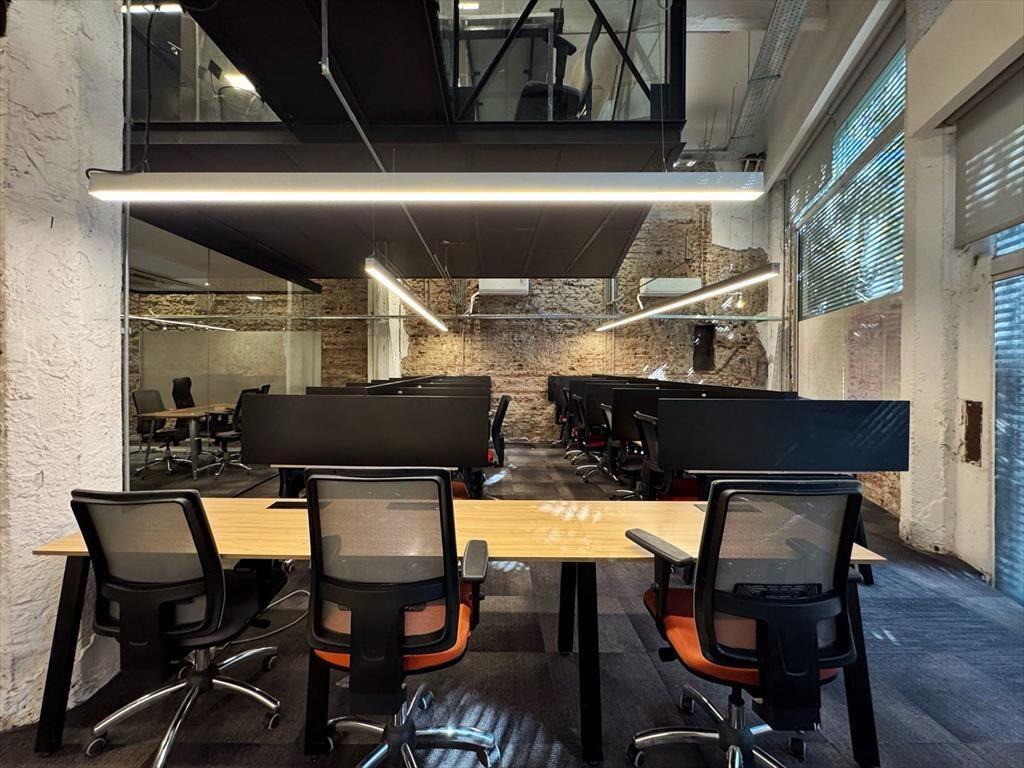 - ALQUILER -OFICINA - COWORK - TODO INCLUIDO - TRES CRUCES-