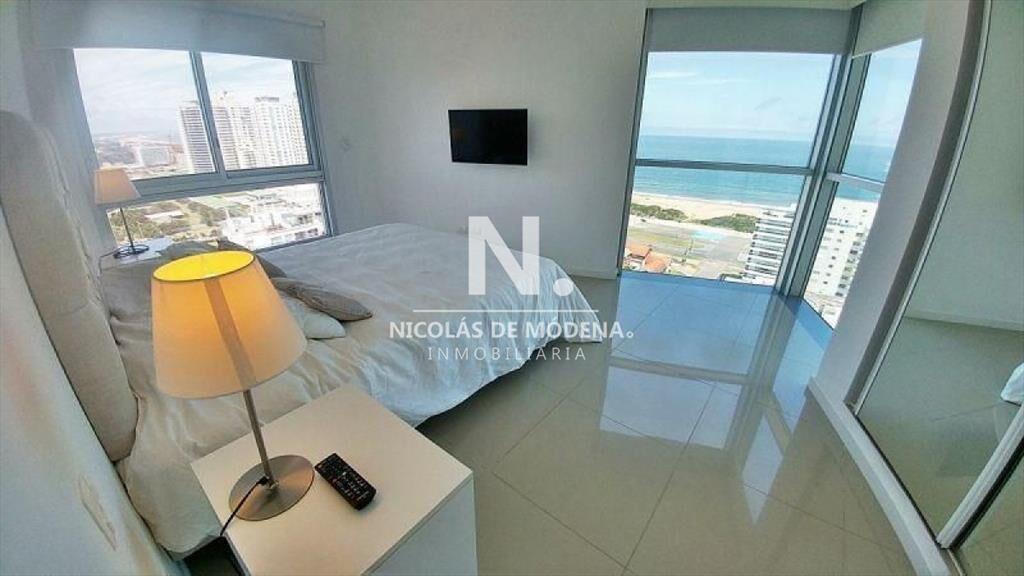Apartamento en venta 3 dormitorios en Playa