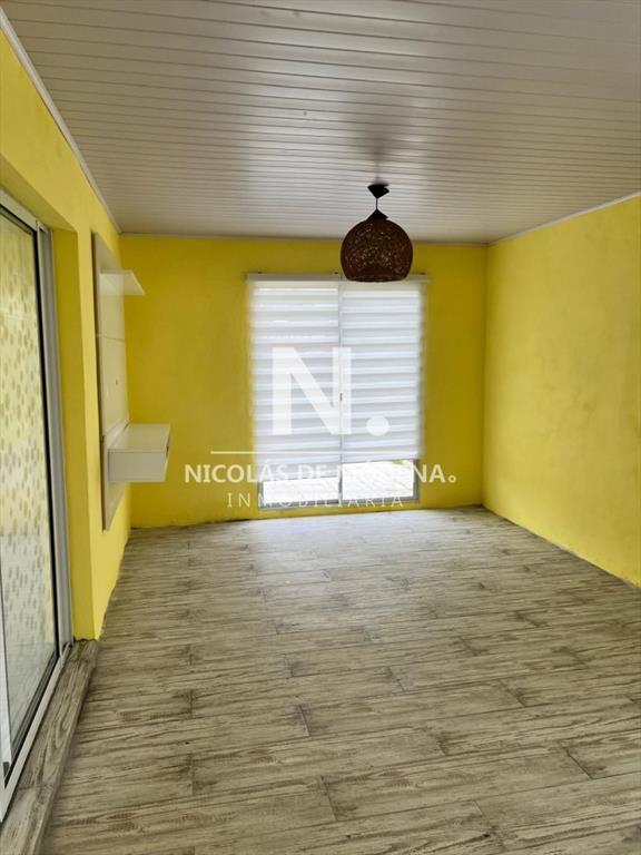 En venta casa de 2 plantas a metros del mar, de 3
