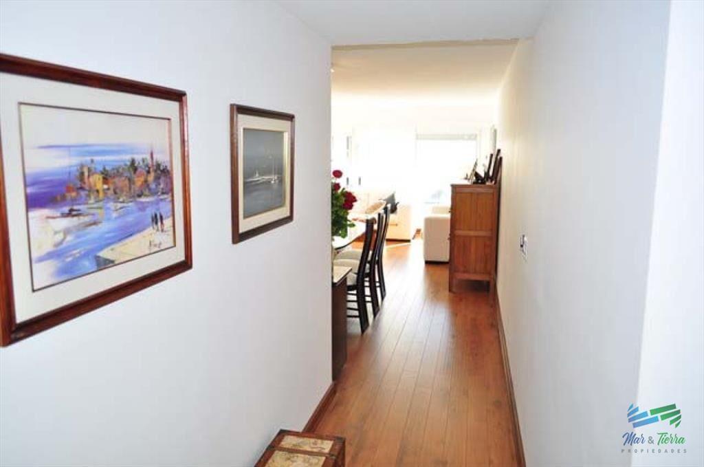 En venta apartamento 3 dormitorios, 2 baños, al
