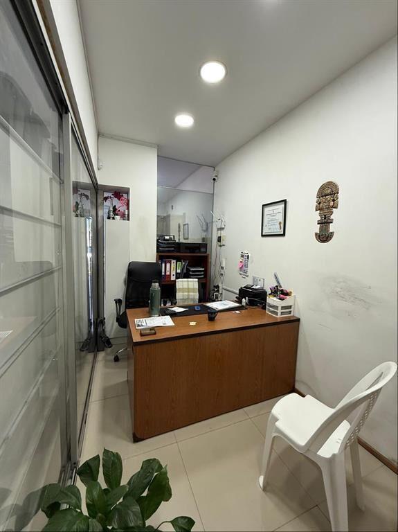VENTA Local comercial de 240m2 en Perez Castellanos
