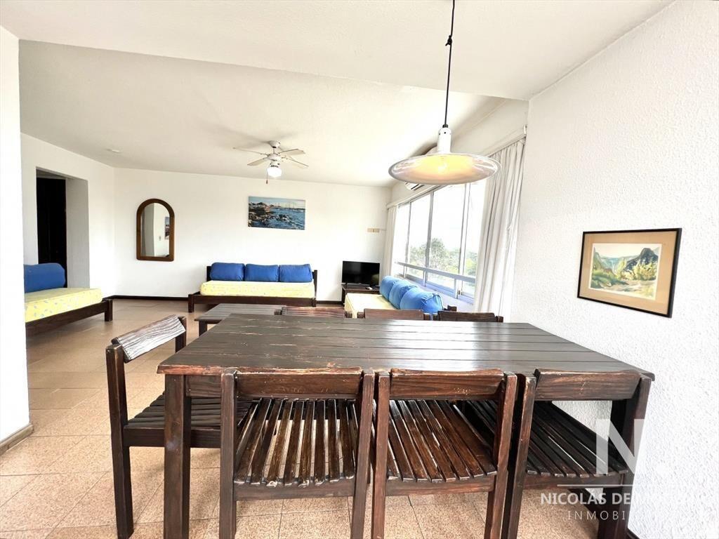 Apartamento de 2 dormitorios en venta Punta del Este. Club