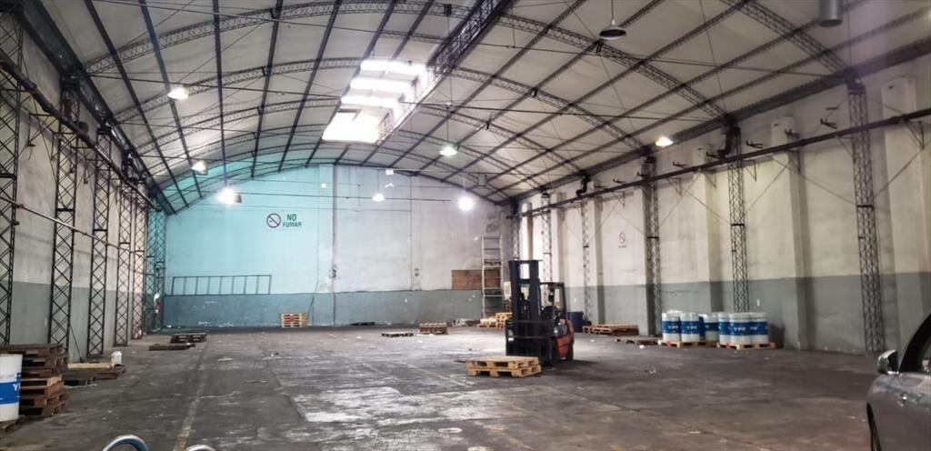 En Aguada, excelente nave y oficinas, gran presencia!!! Ide