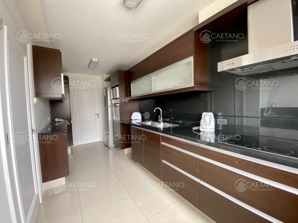 Alquiler invernal, apartamento 2 dormitorios. Playa brava,