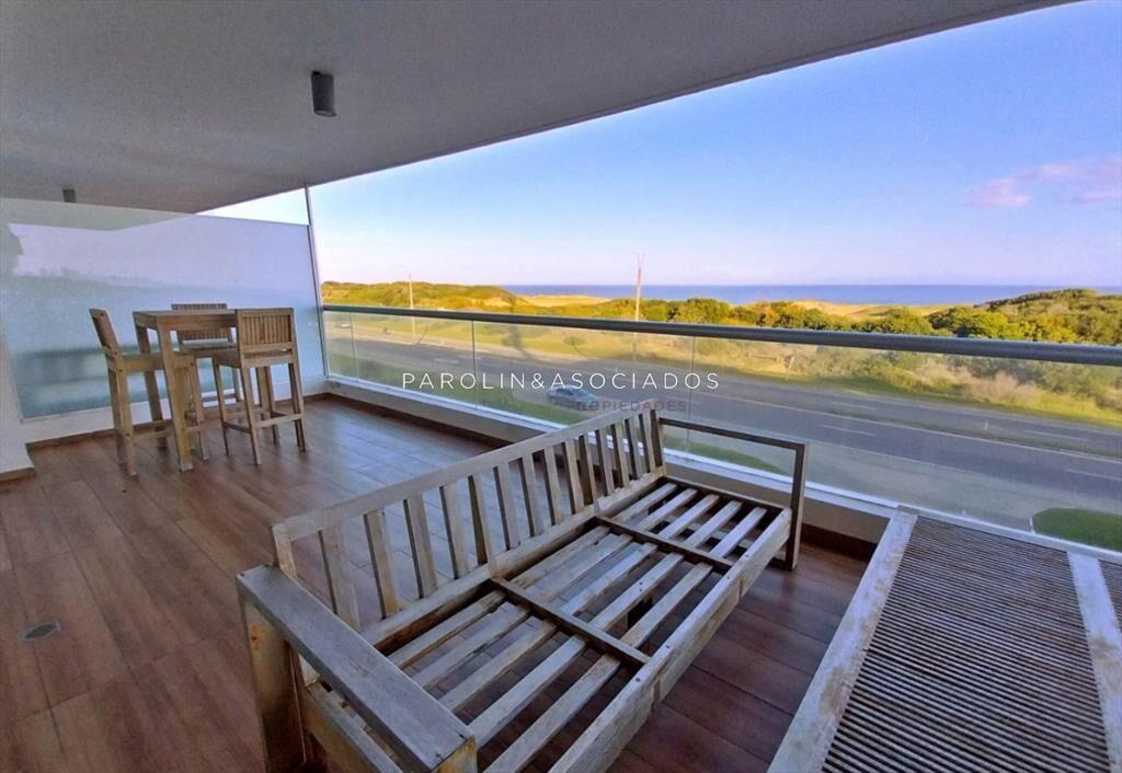 Apartamento en venta de 3 dormitorios + en Punta
