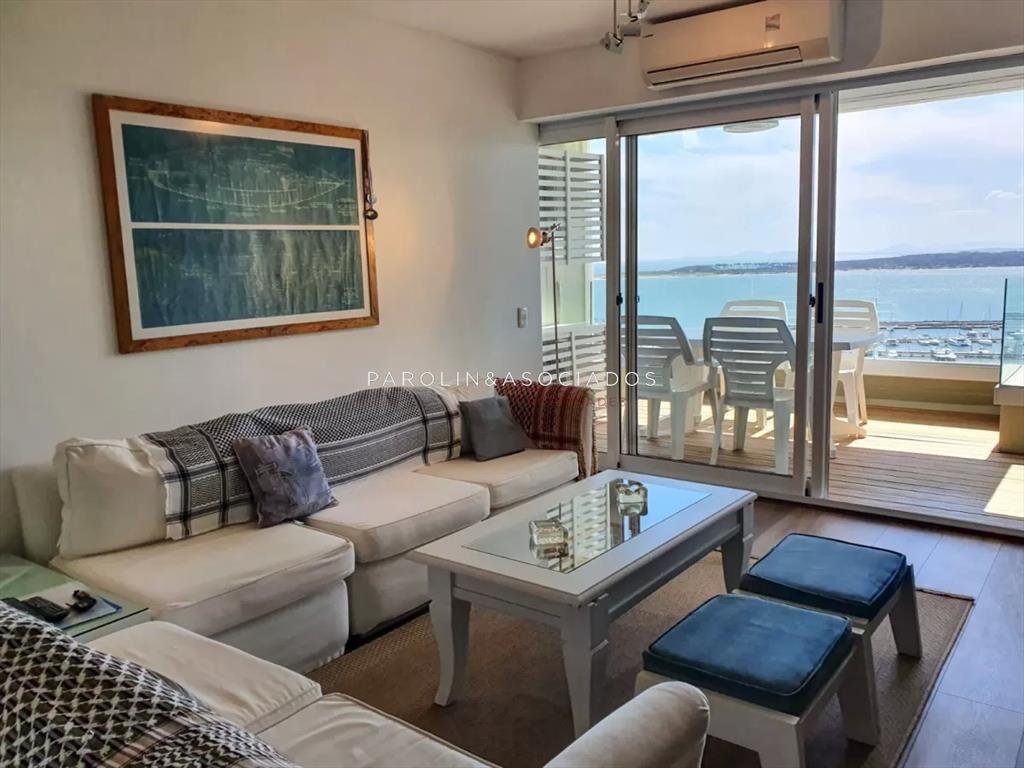 Departamento de 3 dormitorios + dep. en venta en