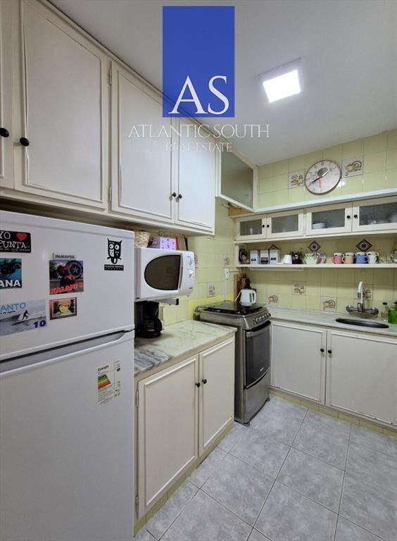 Apartamento de 1 dormitorio con vista parcial al