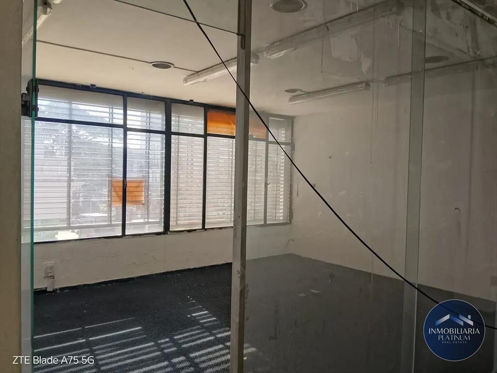 Venta Local Comercial 800 m² ubicado en el Centro, 3 niv...