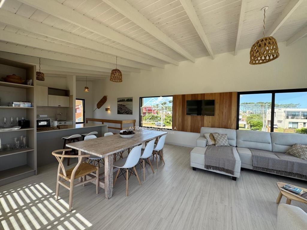 Venta casa en zona Chihuahua Punta Ballena