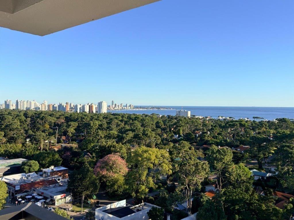 Apartamento 3 dormitorios en alquiler c/ cochera en Cant...