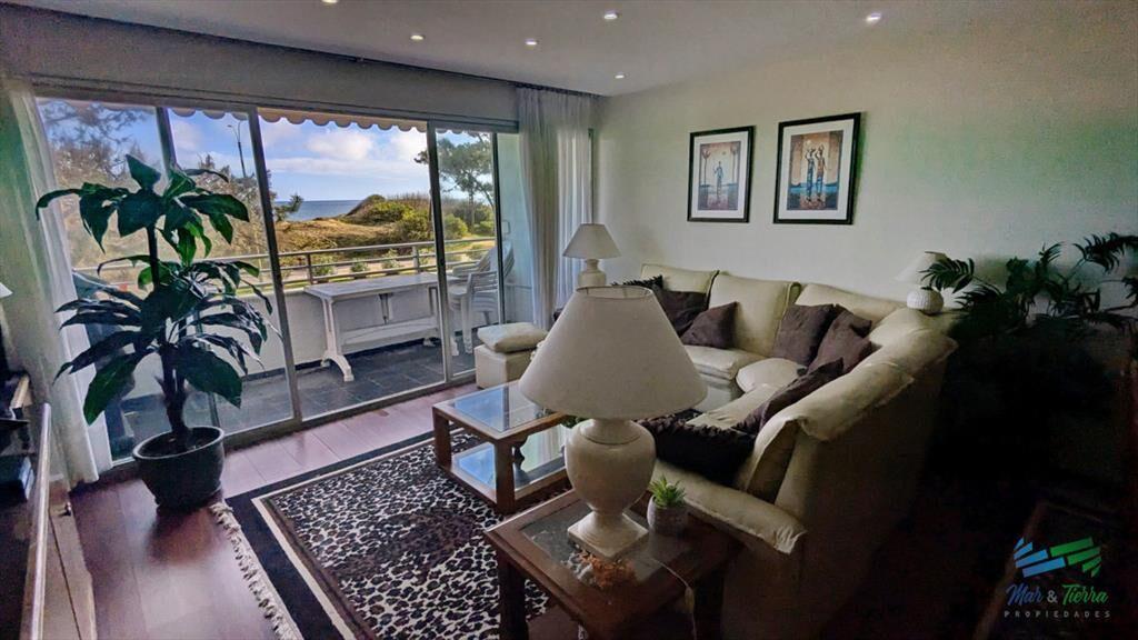 Venta de apartamento 3 dormitorios en primera línea sobre