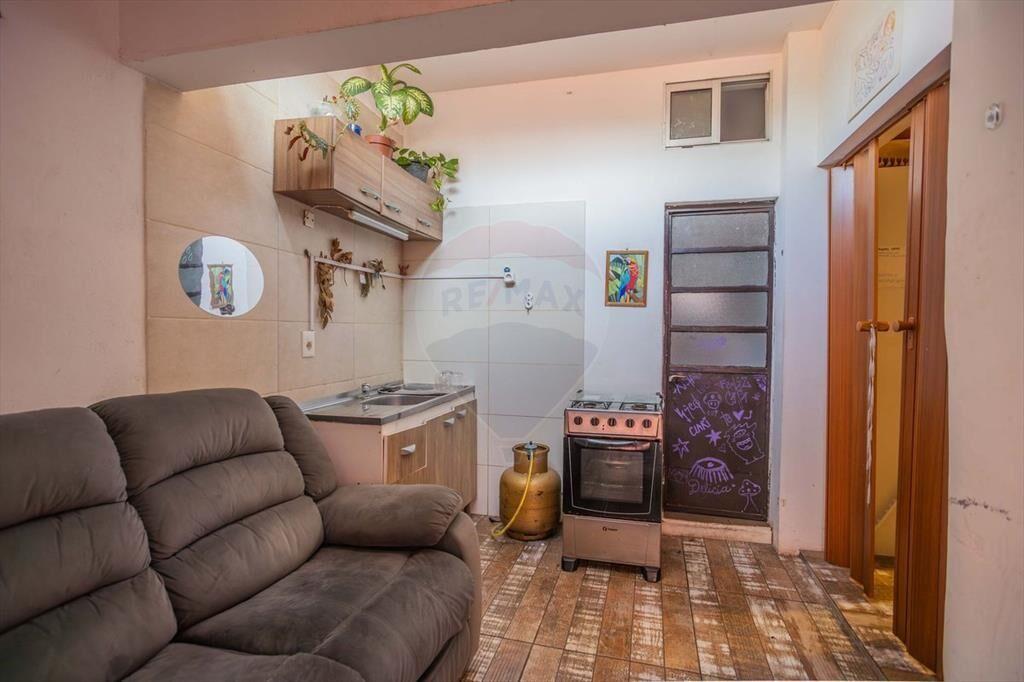 VENTA PARQUE BATLLE - CASA CON 3 APTOS RENTADOS