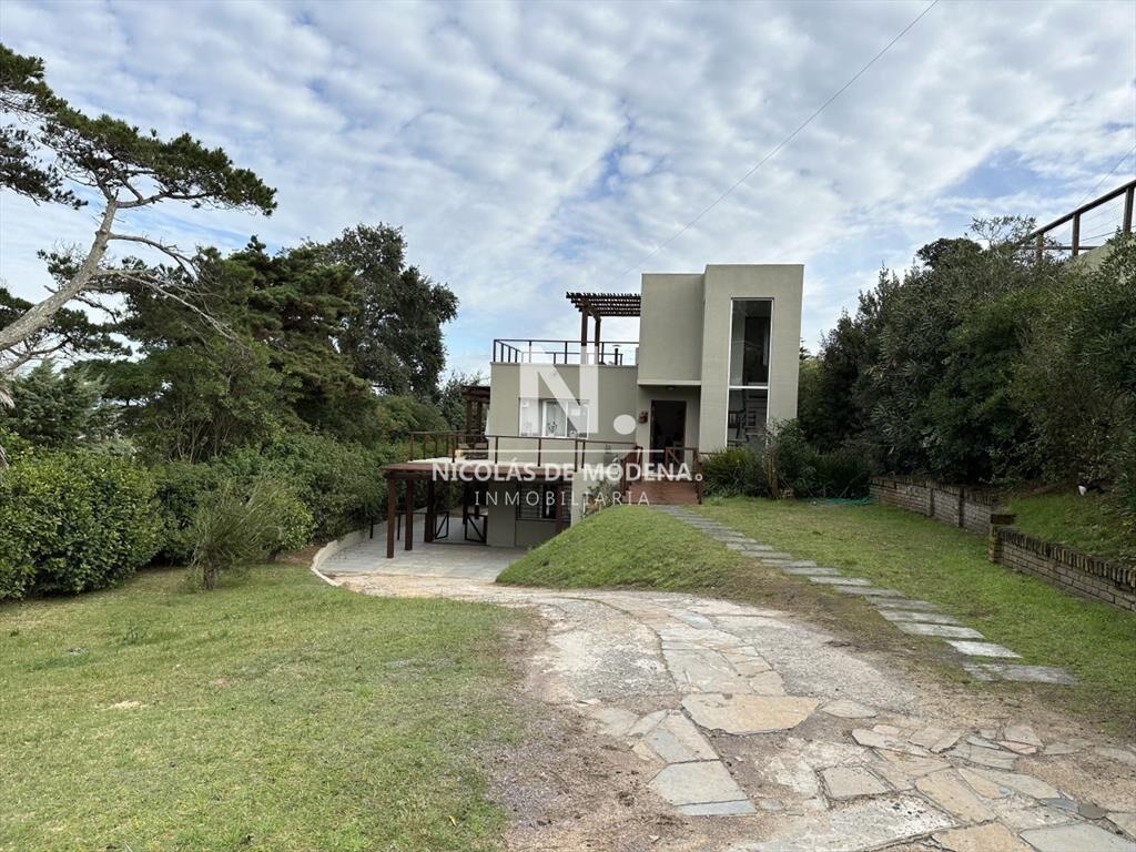 Venta casa con vista al mar. Punta Ballena ,