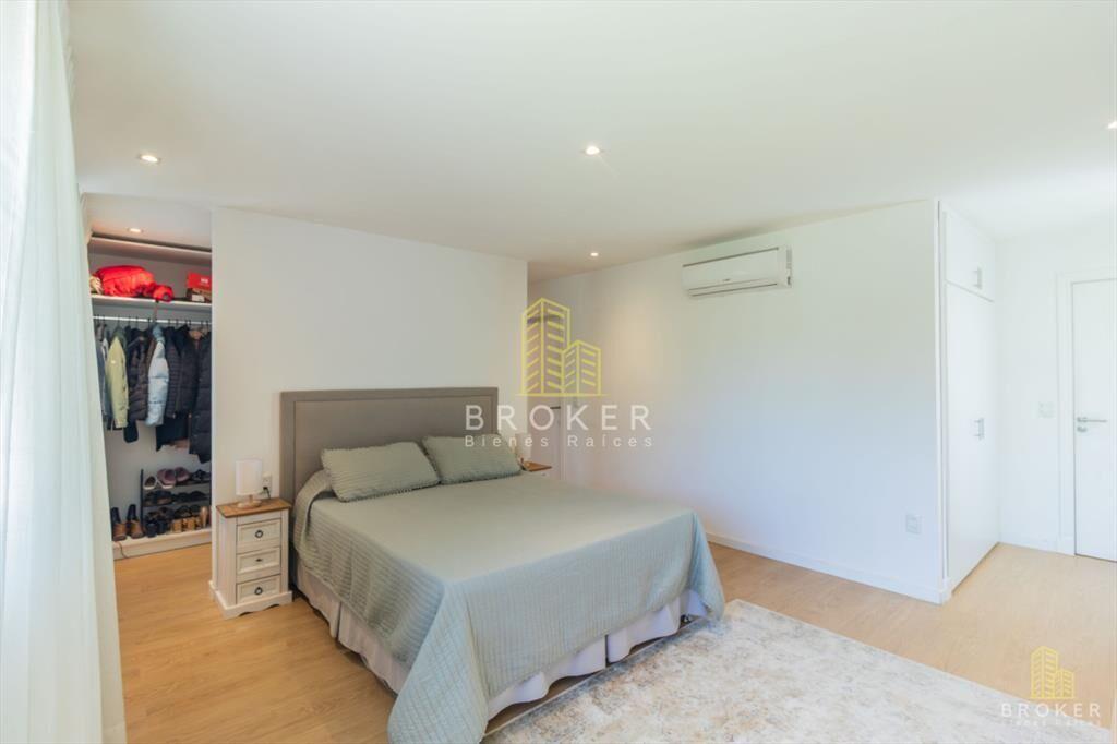Venta Casa 4 dormitorios en Lomas de La Tahona