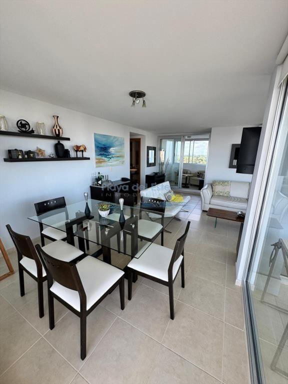 Apartamento en Venta de 3 domritorios en Punta ,