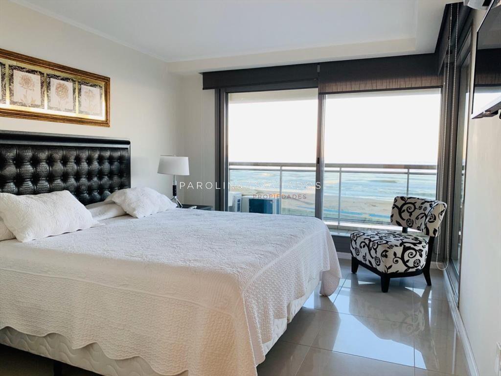 Apartamento de 4 dormitorios en venta en torre