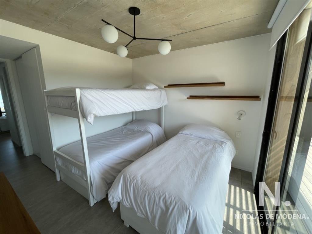 Apartamento de 2 dormitorios, en Manantiales, con parriller