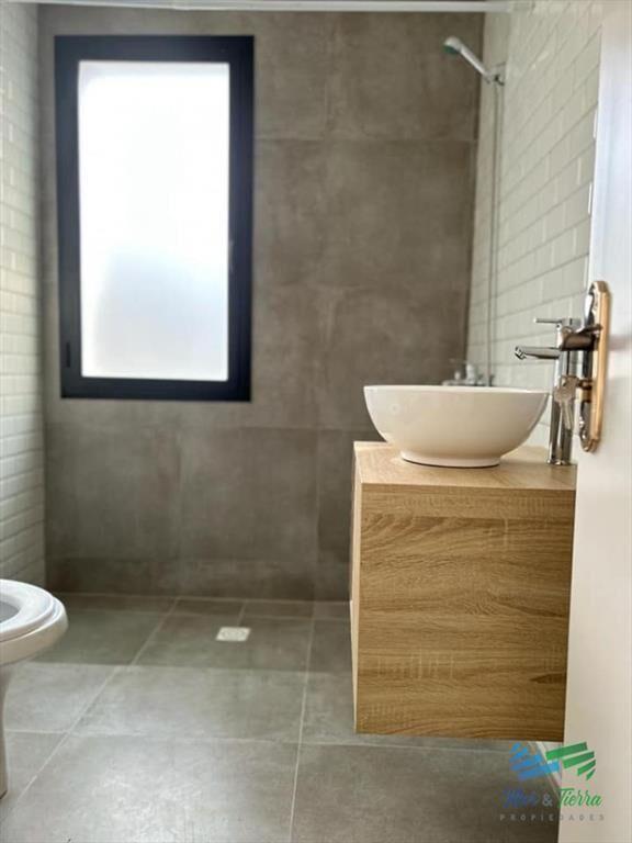 En Venta casa de 2 dormitorios en Parque Burnett,