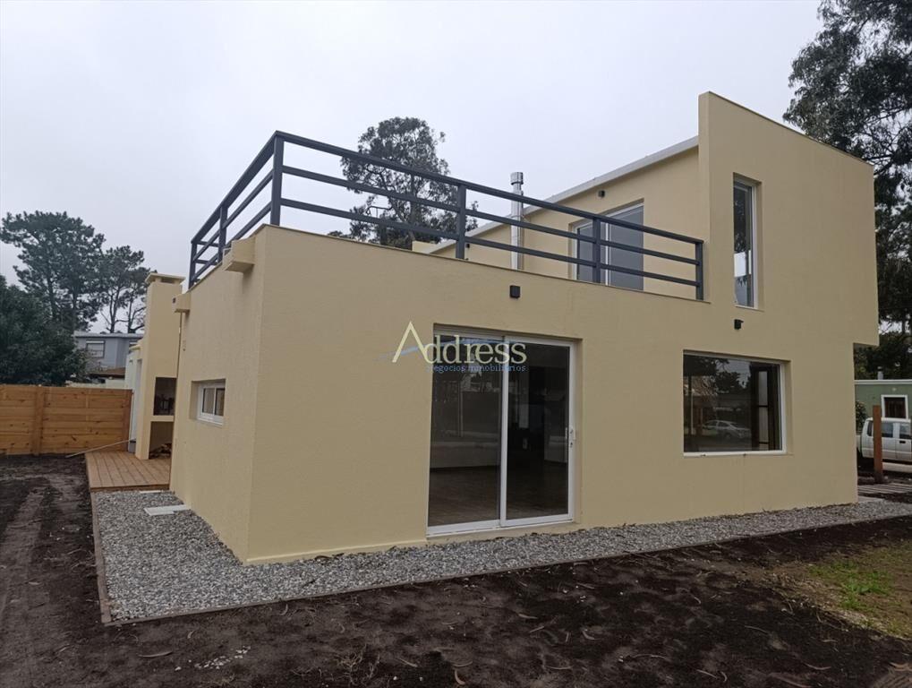 Casa a estrenar en venta - Pinares - Punta del